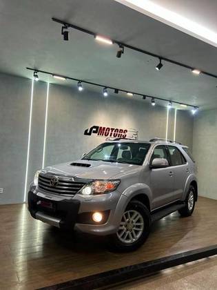 TOYOTA HILUX 2.7 SR 4X2 CD 16V FLEX 4P AUTOMÁTICO TOYOTA HILUX 2.7 SR 4X2 CD 16V FLEX 4P AUTOMÁTICO